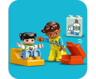 LEGO DUPLO 10447 Karetka z kierowcą - 1283653 - zdjęcie 8